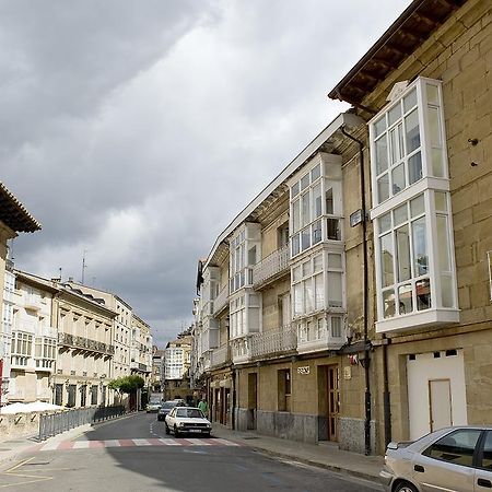 Apartamentos Turisticos Los Zapatos Morados Haro Exterior photo
